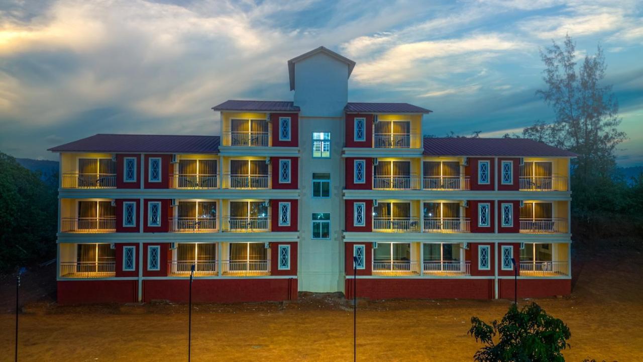 Chinar Woods Resort Dapoli Exterior photo